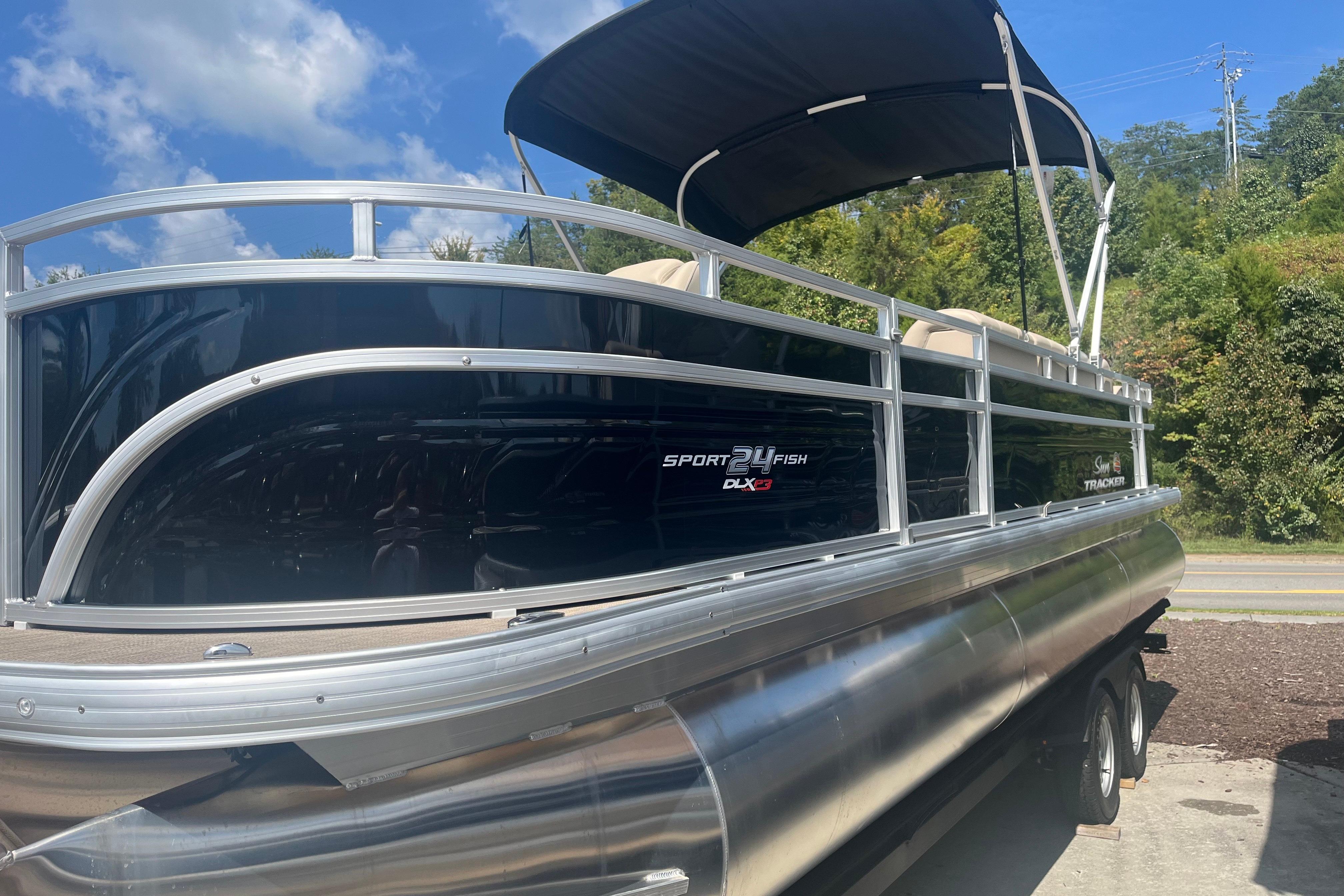 2025 Sun Tracker Sportfish 24 XP3