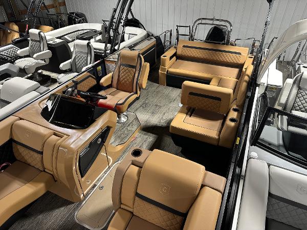 2025 Godfrey AQUAPATIO 255SFL