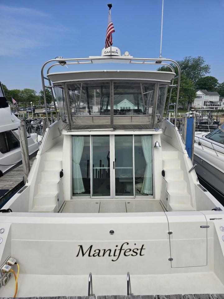 1979 Cruisers Yachts 4280 Express Bridge