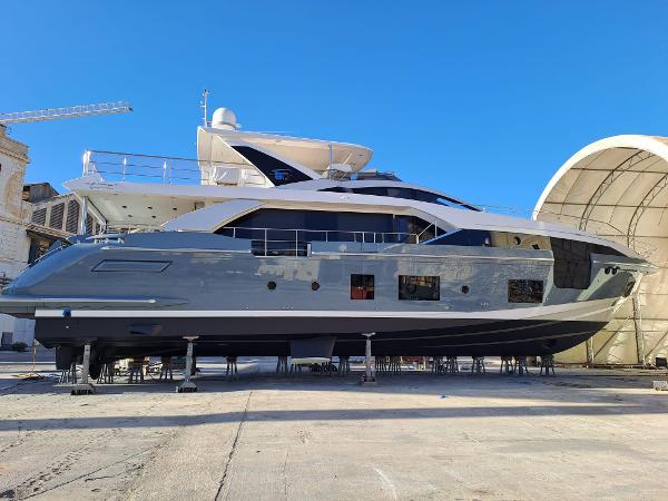 Azimut Grande 27M