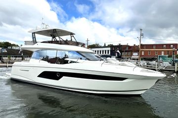 2023 Prestige 520