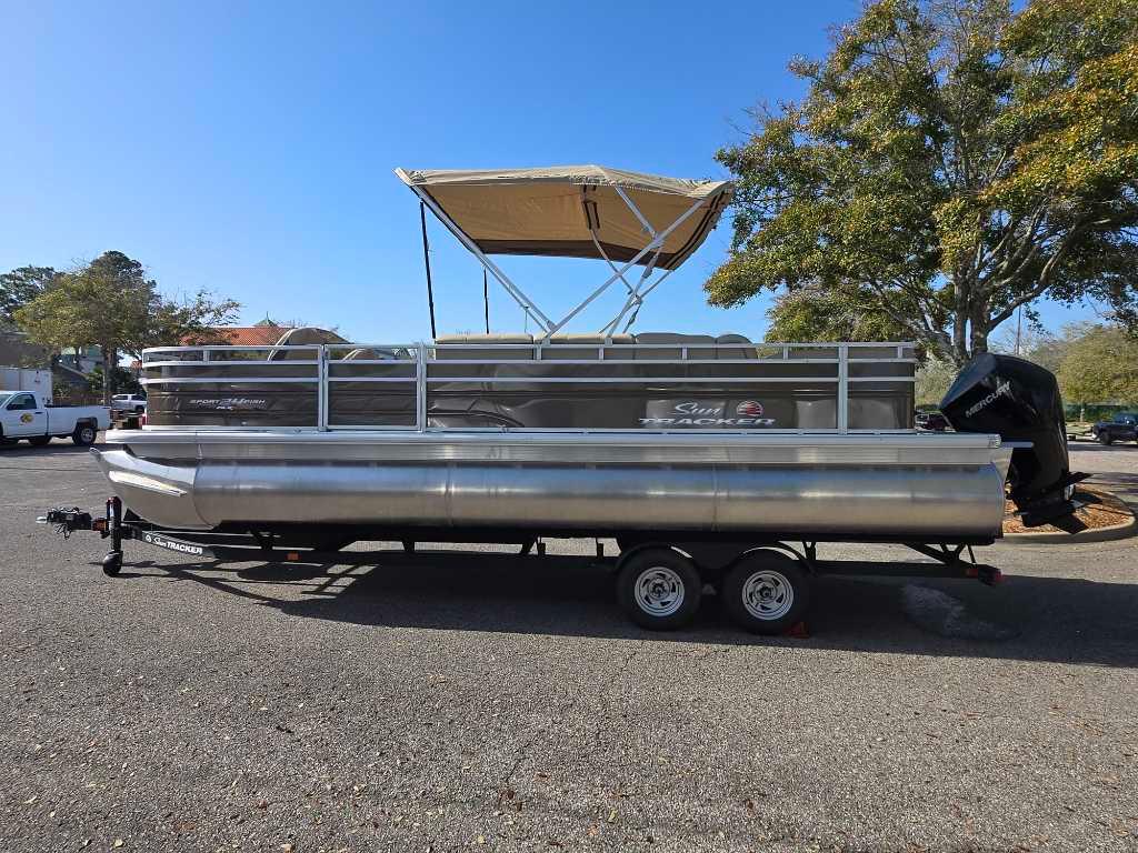 2025 Sun Tracker Sportfish 24 XP3