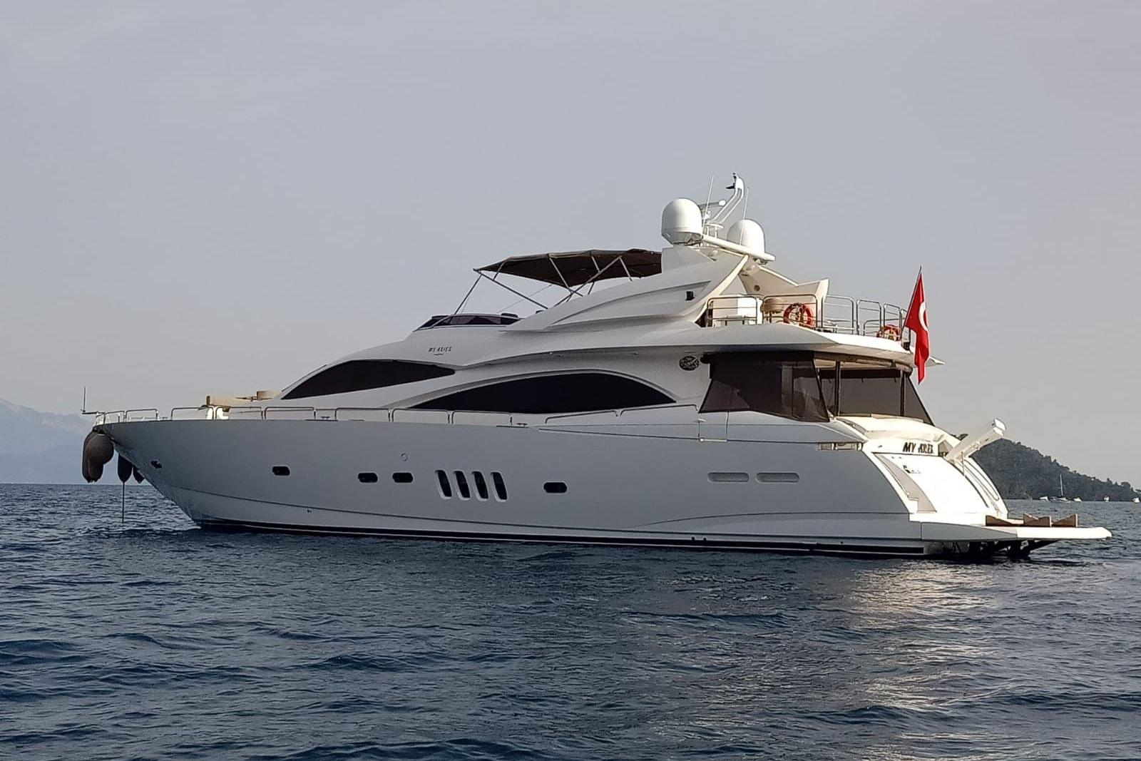 2005 Sunseeker 94 Yacht