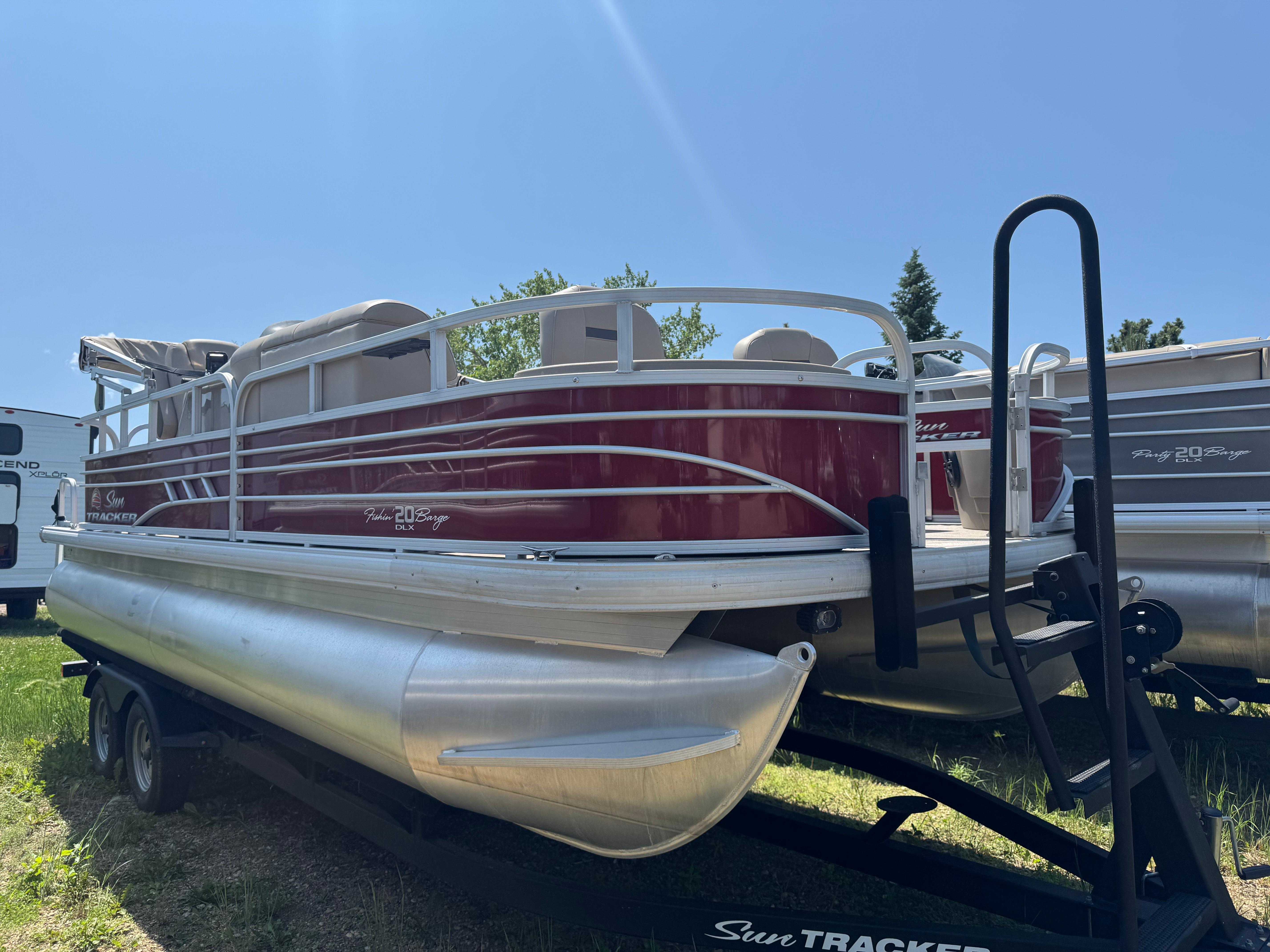 2021 Sun Tracker Fishin' Barge 20 DLX