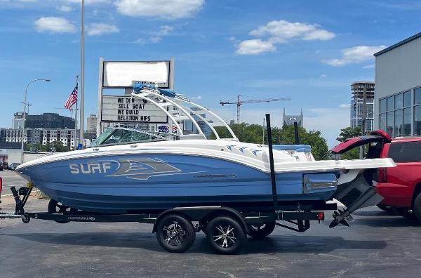 2022 Chaparral 23 Surf