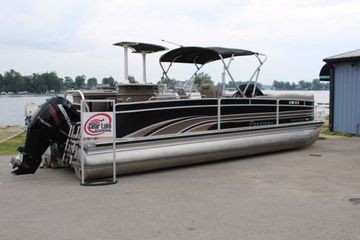 2013 Premier 260 Grand Entertainer
