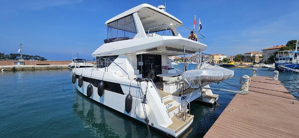2023 Leopard 40 Powercat