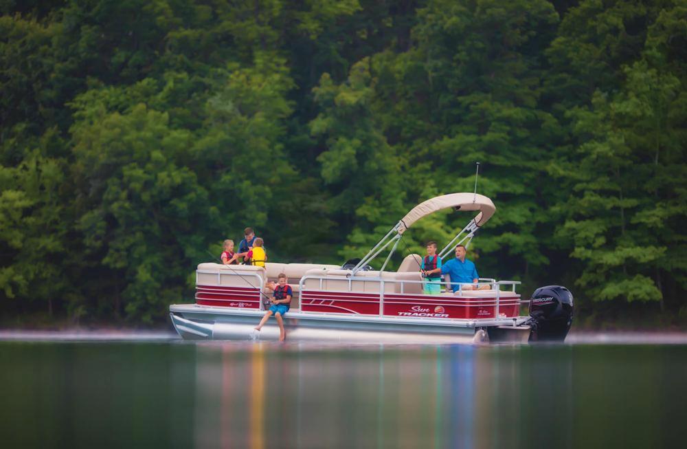 Sun Tracker Boat image