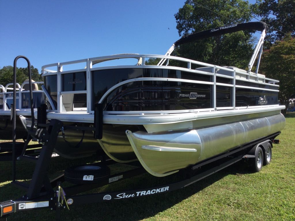 2026 Sun Tracker FB22X3 BLK WOV 150M