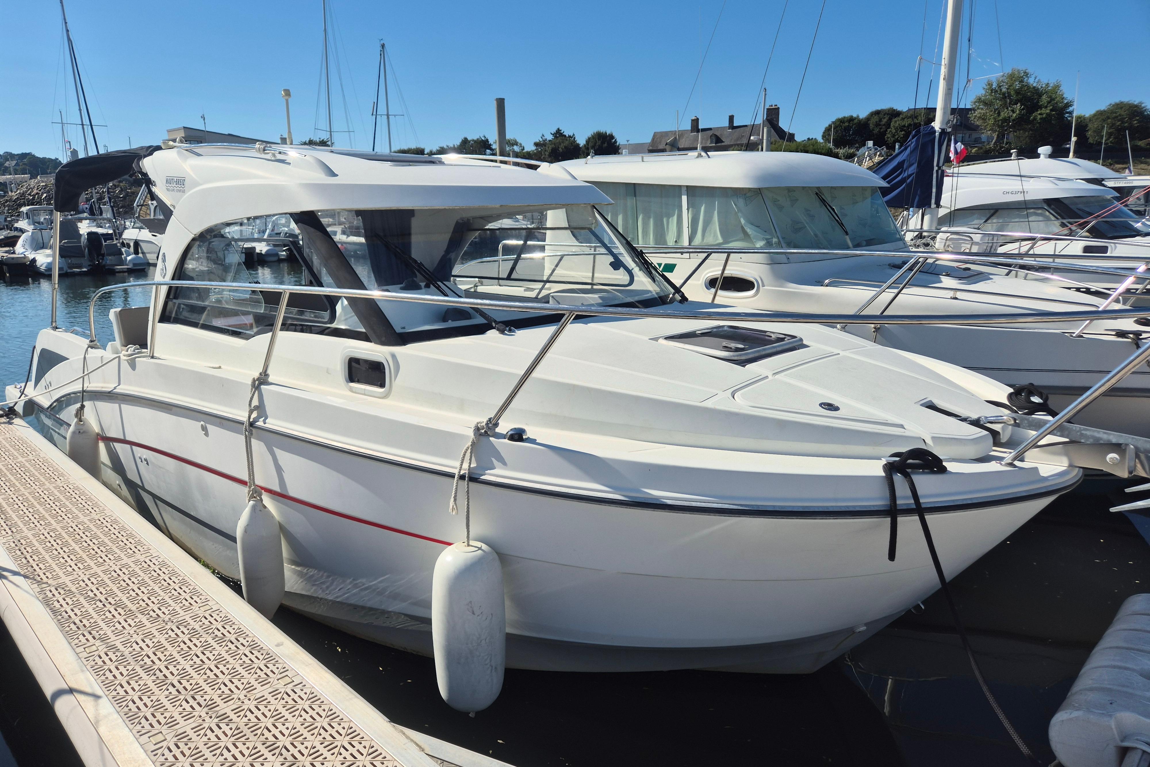 2017 Beneteau Antares 8 OB
