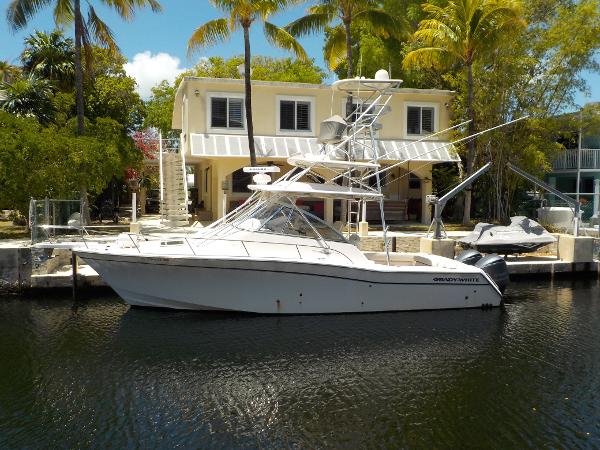 Grady-White Express 330 Grady White 33 - Profile on dock