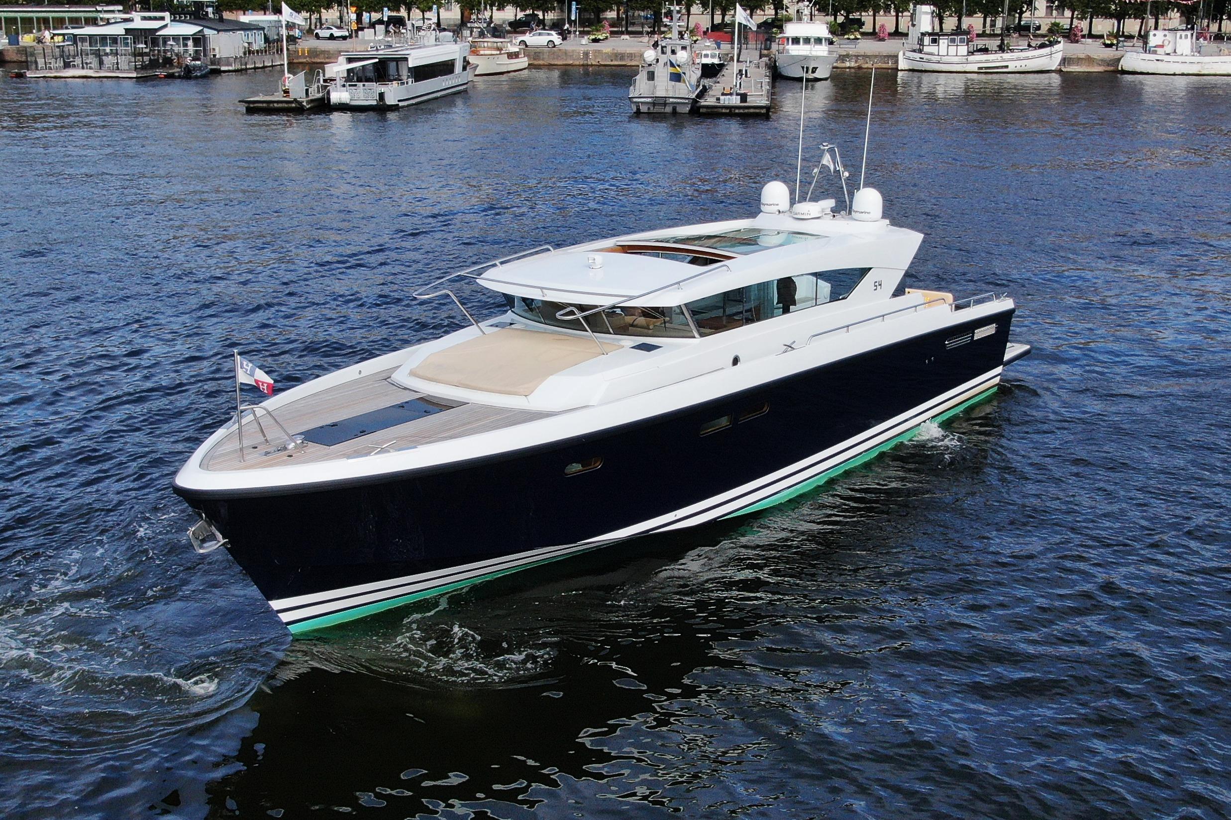 2011 Delta Powerboats 54 Carbon IPS