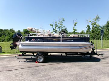 2025 Sun Tracker Bass Buggy 18 DLX