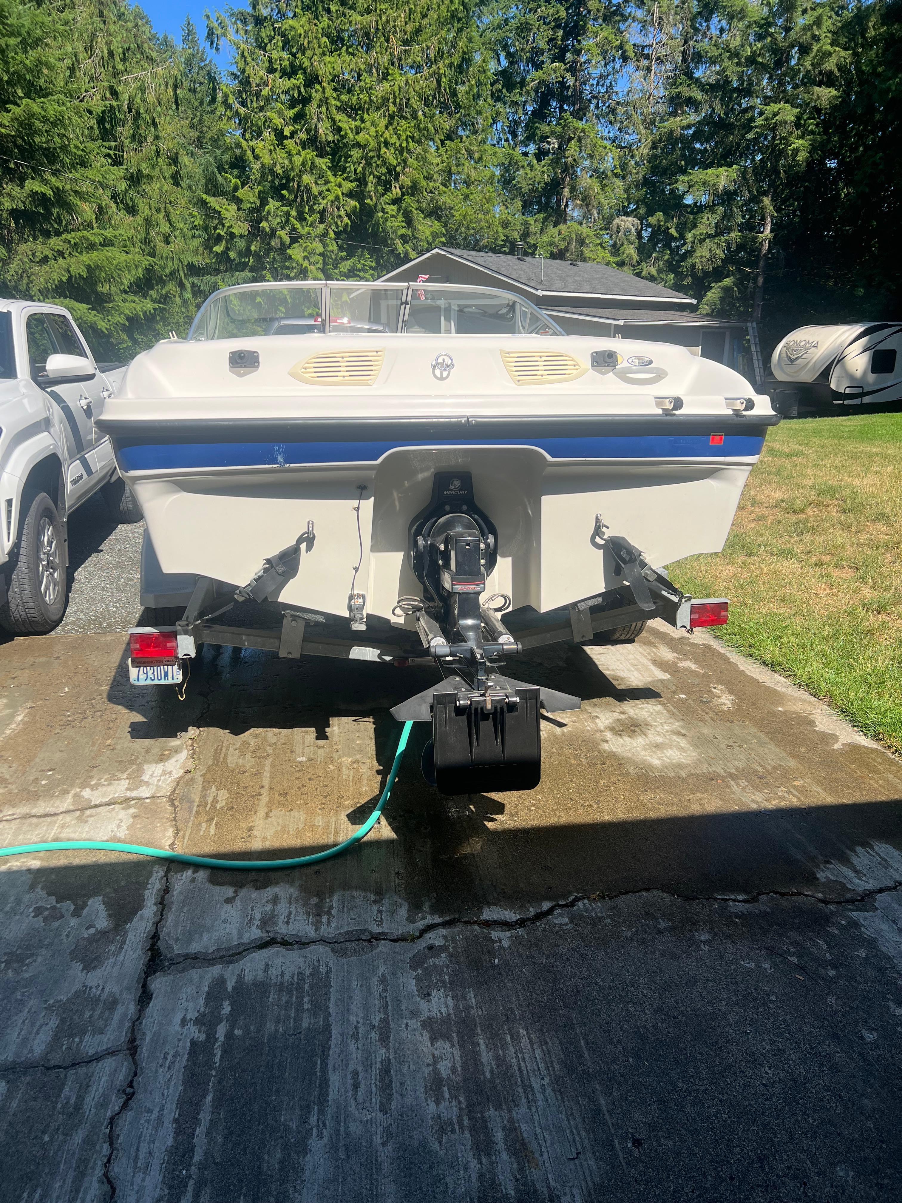 2005 Bayliner 185