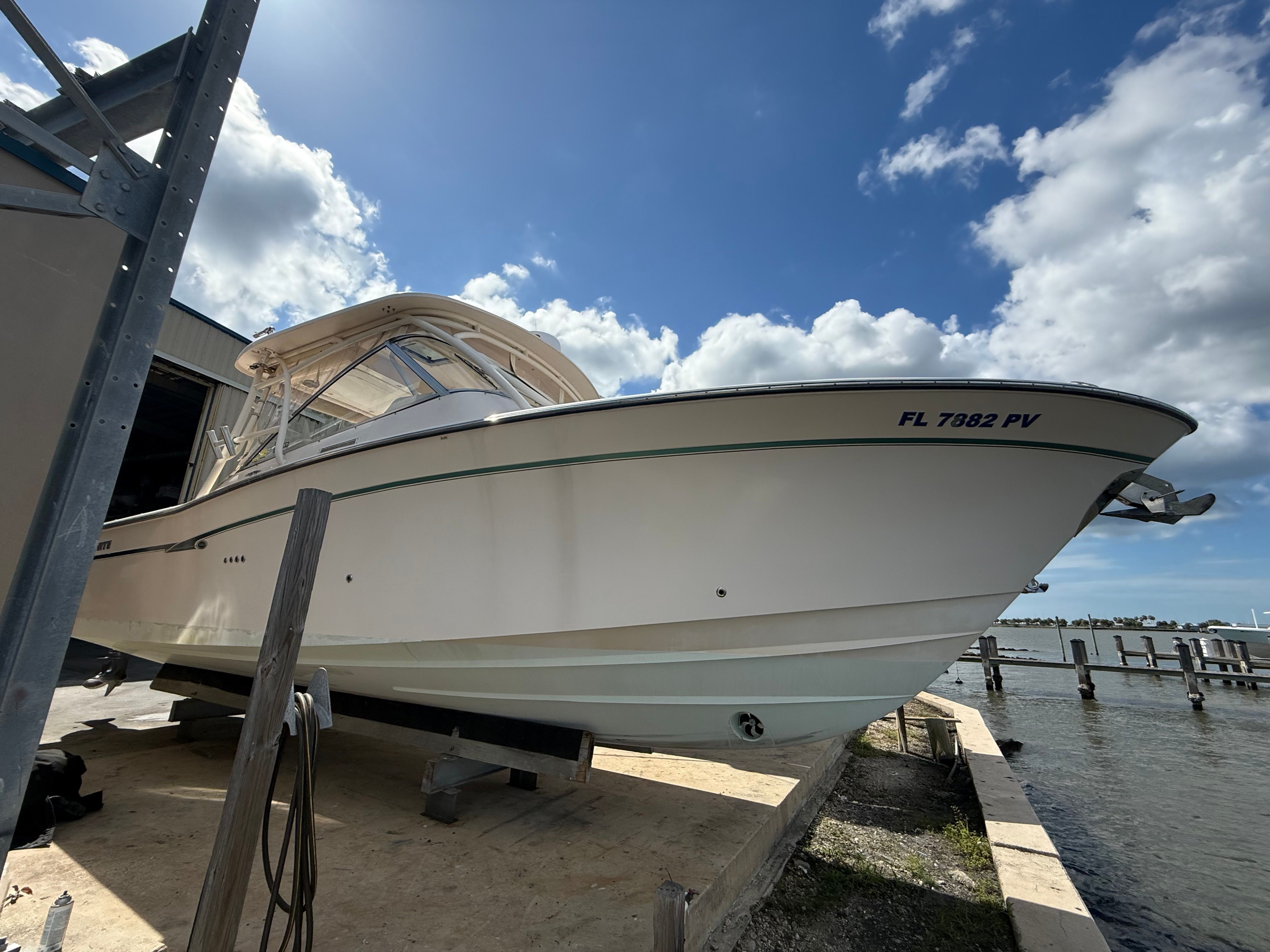 2013 Grady-White Freedom 335