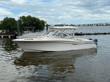 2013 Grady-White Freedom 335