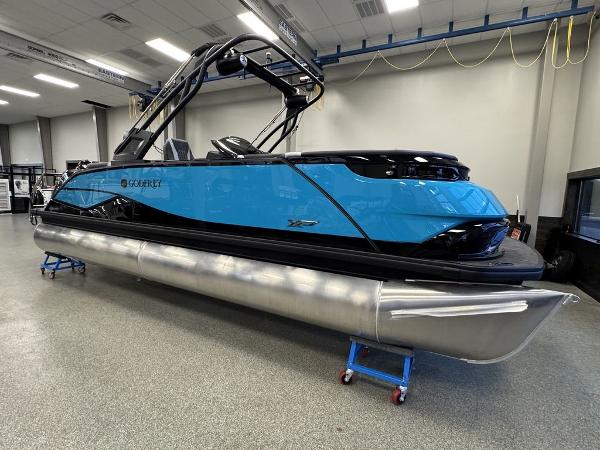 2024 Godfrey XP 2500
