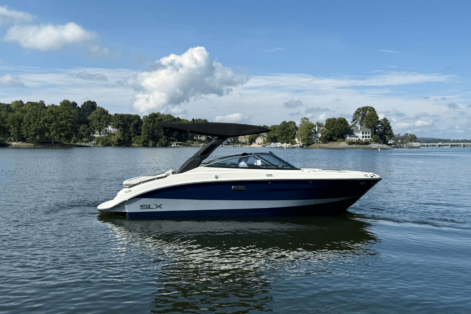 2024 Sea Ray SLX 260 Surf