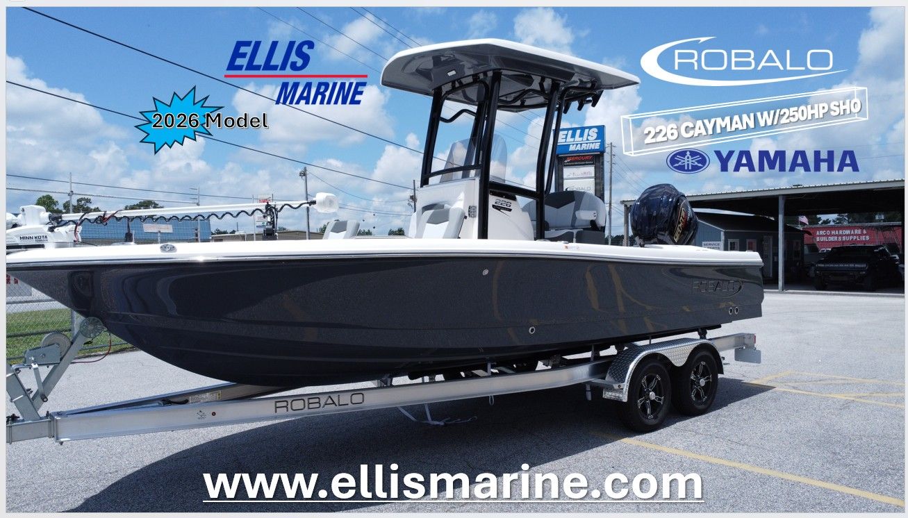 2026 Robalo 226 Cayman