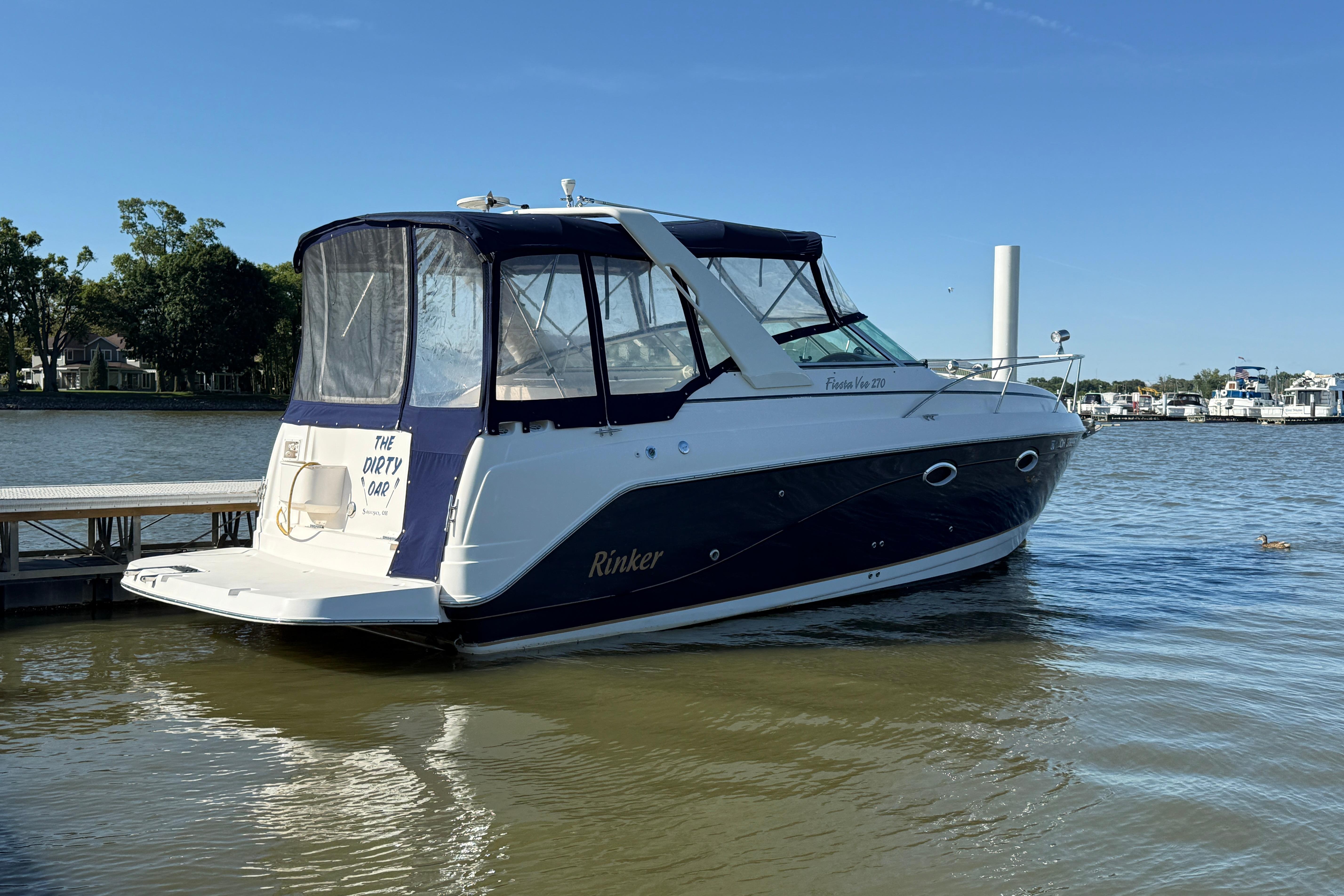 2004 Rinker Fiesta Vee 270