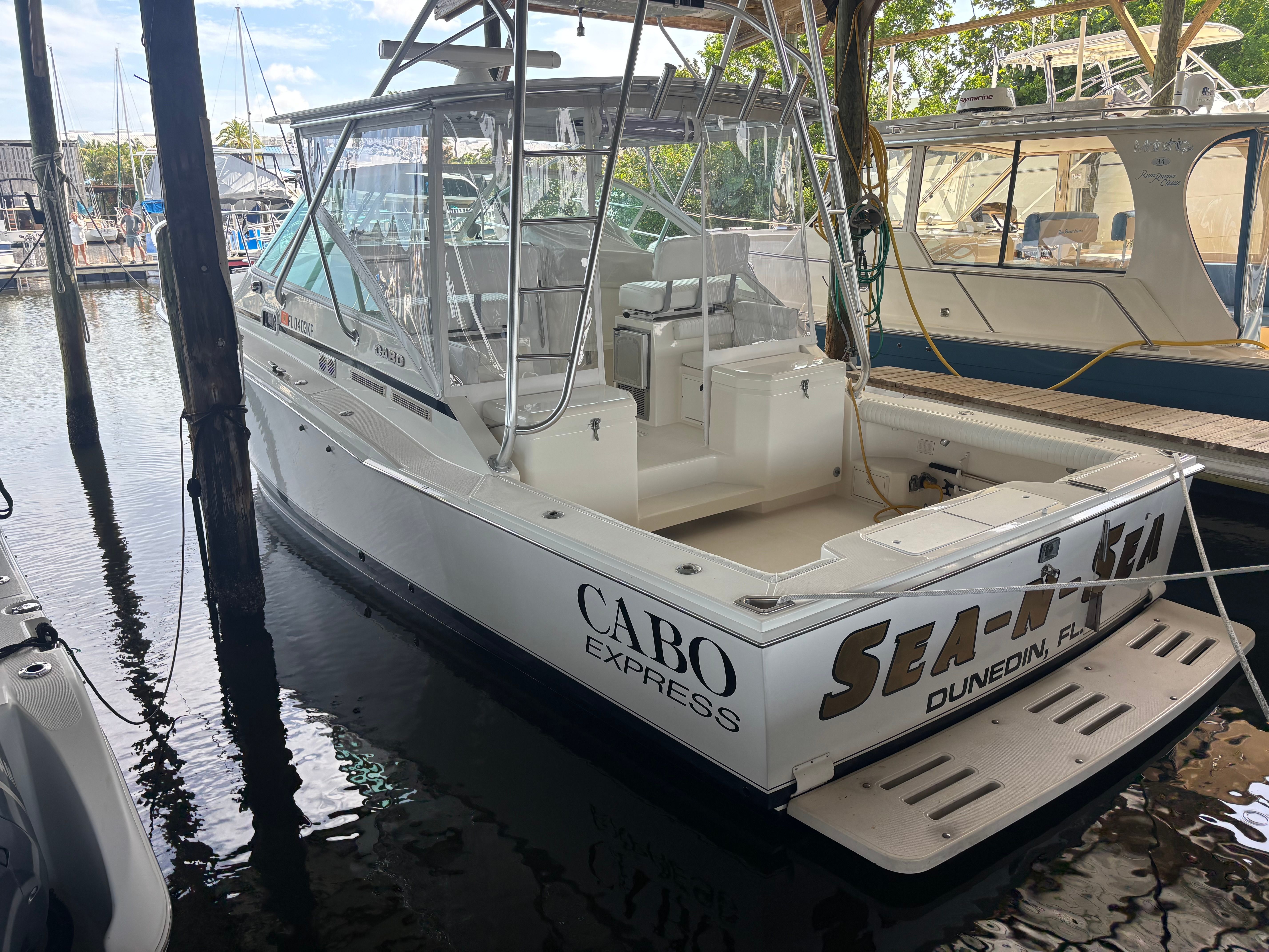 1998 Cabo 31 Express