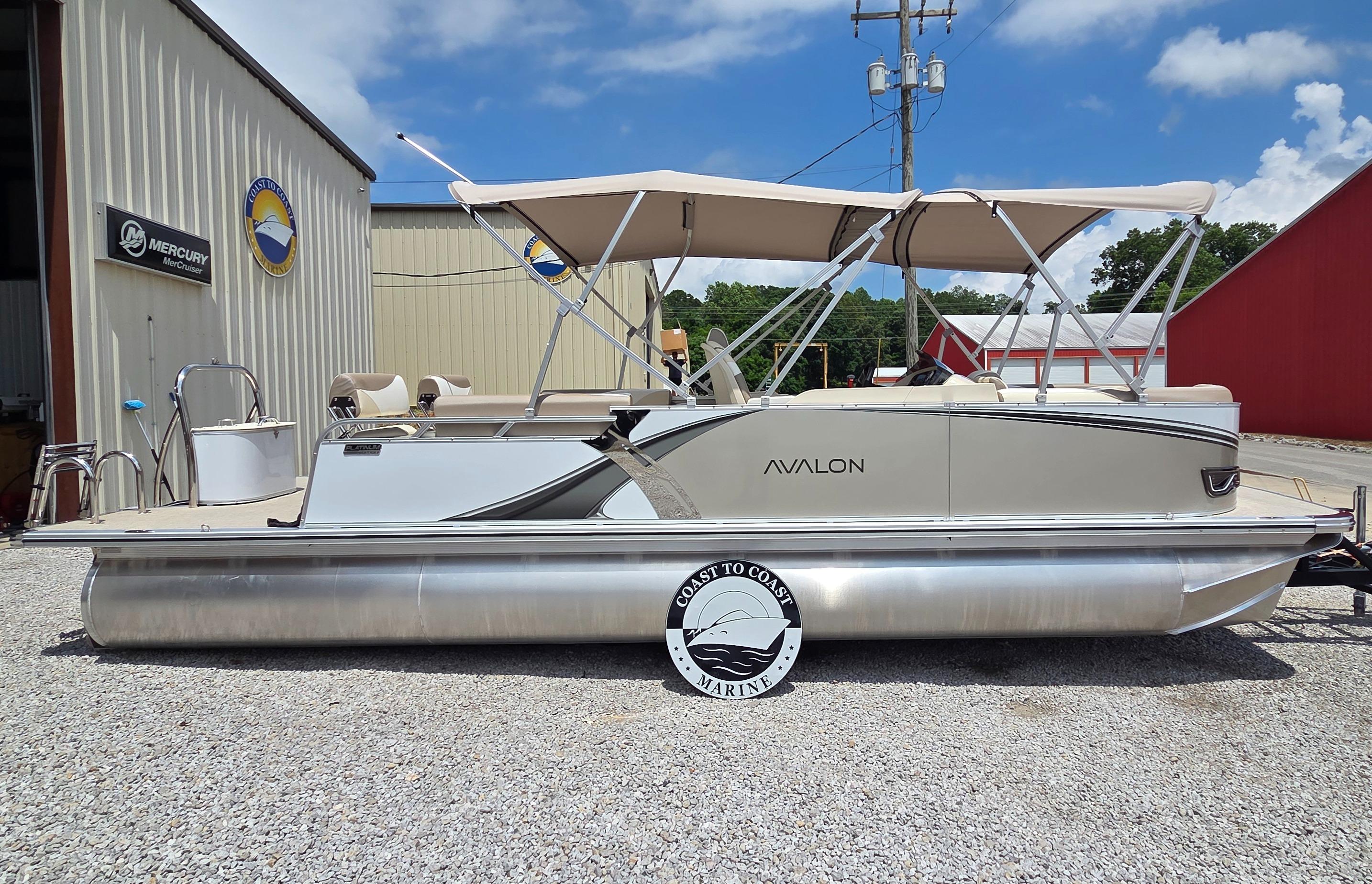 Avalon Platinum LSZ 2585 Quad Lounger Shift 2025 Avalon Platinum LSZ 2585 Quad Lounger Shift pontoon boat at dealership, side view.