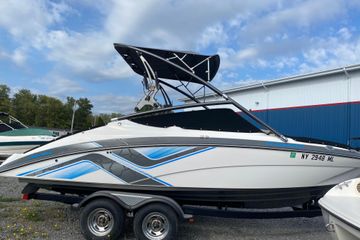 2015 Yamaha Boats 212X