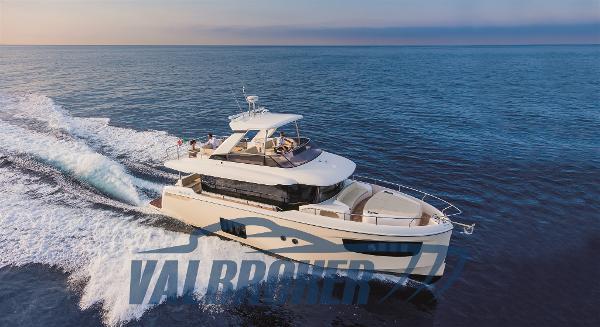 2022 Absolute 52 Navetta