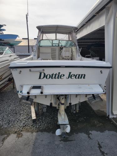 1993 Pursuit 2560