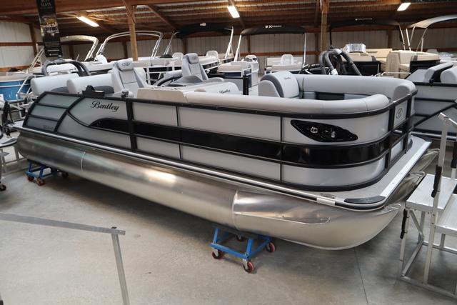 Bentley Pontoons Legacy 223 QSB Triple Tube Pkg