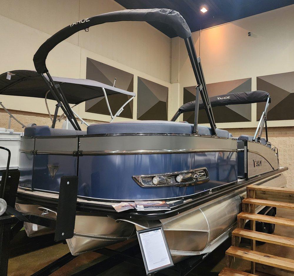 Tahoe Pontoon Cascade Cruise Rear Bench 2025 Tahoe Pontoon Cascade Cruise Rear Bench on display indoors.