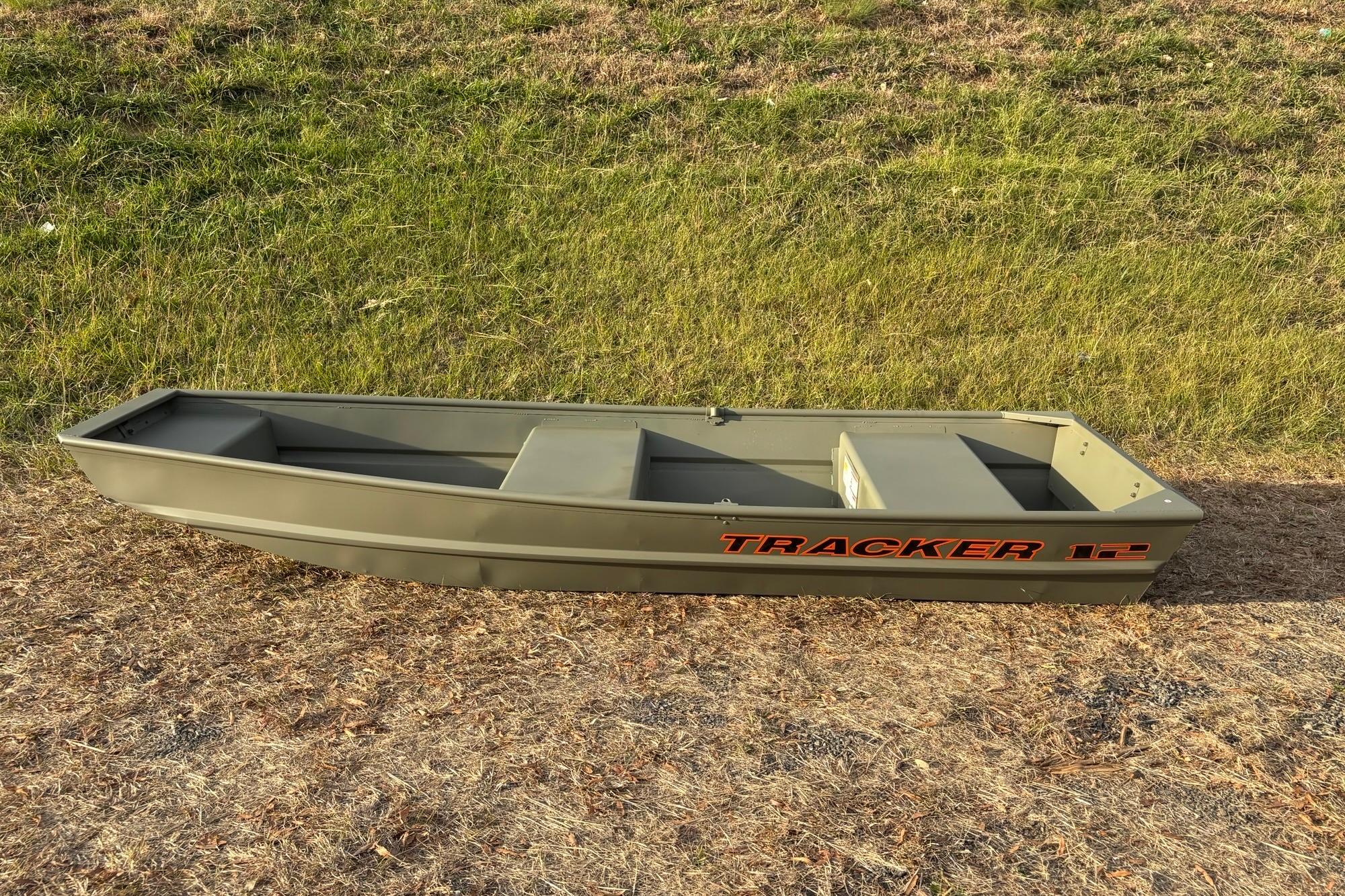 2026 Tracker Grizzly 12 Jon