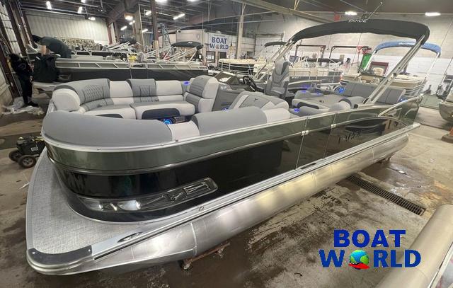Tahoe Cascade 2385 Swingback (VRL) & Honda 4-Stroke EFI