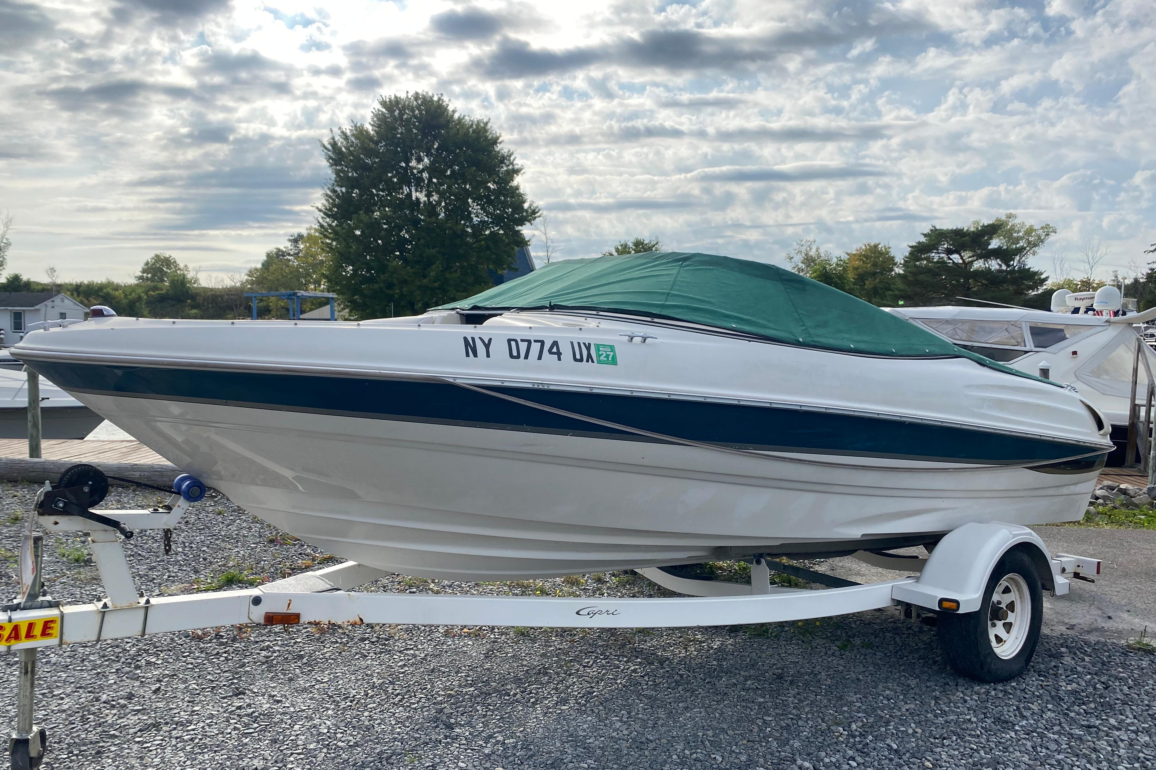 1999 Ebbtide 2300 Bow Rider