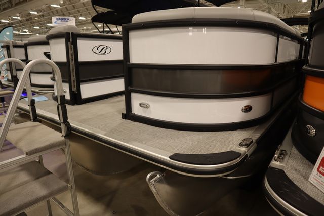 Bentley Pontoons Legacy 243 Swingback Triple Tube Pkg