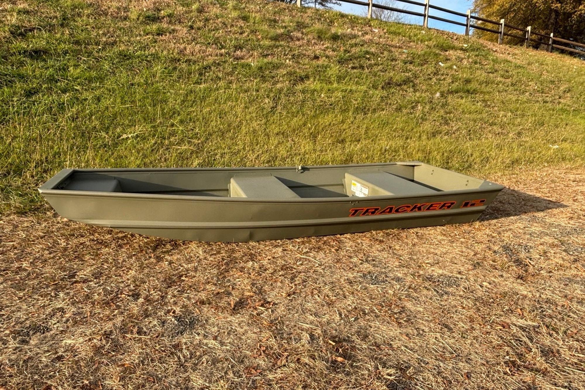 2026 Tracker Grizzly 12 Jon