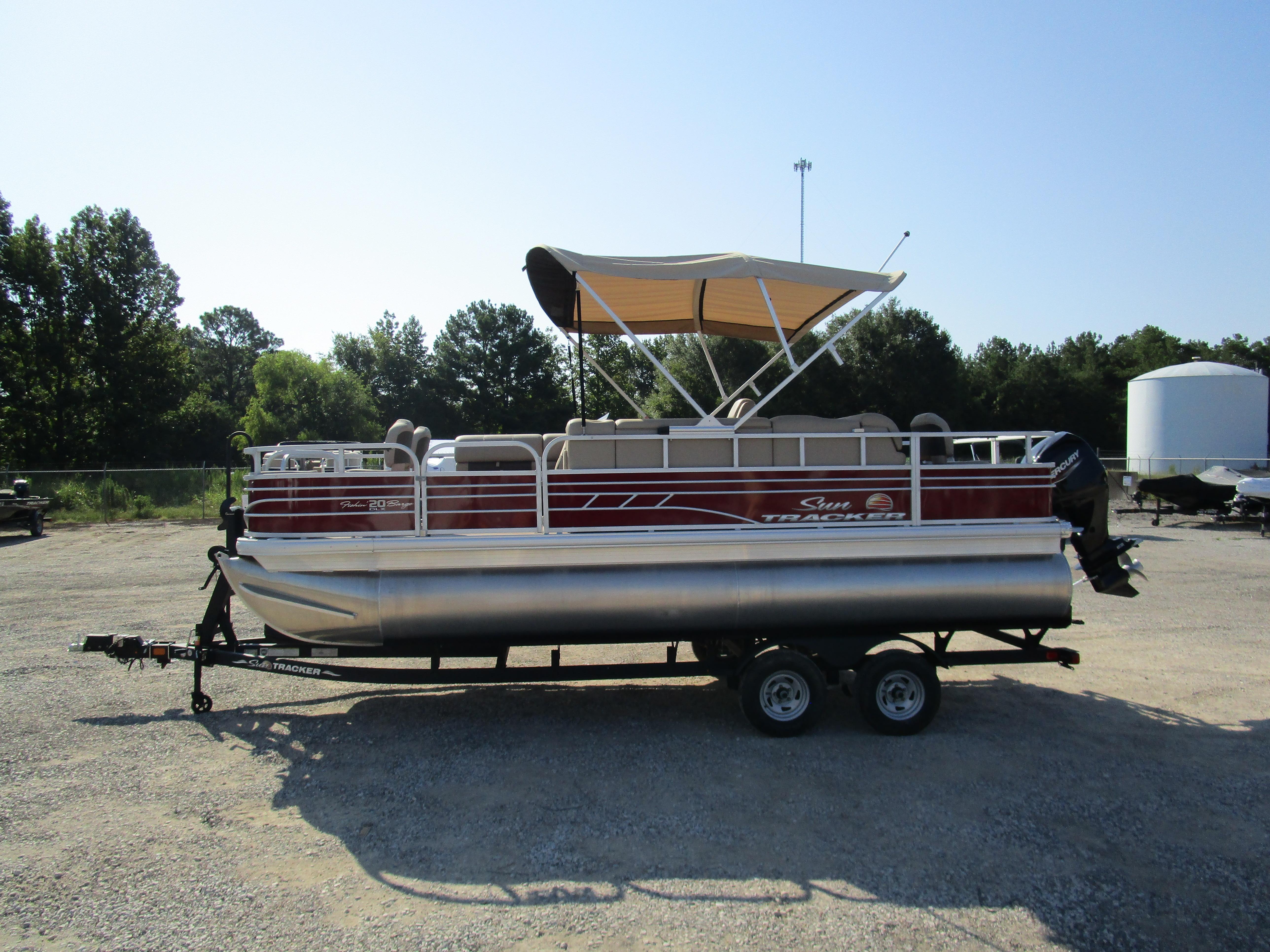 FISHIN' BARGE 20 DLX - SUN TRACKER Fishing Pontoon Boat