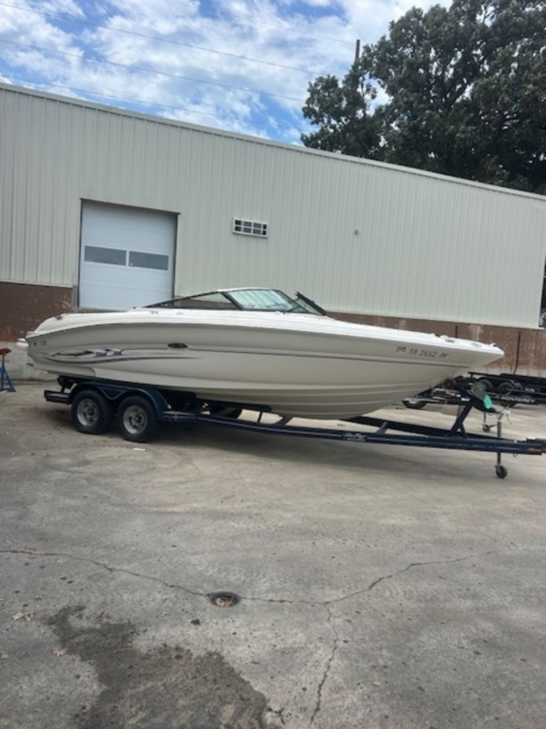2005 Sea Ray 240 Select