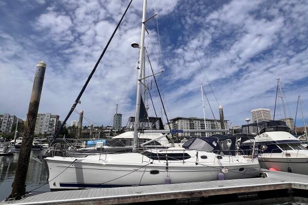 2008 Hunter 45