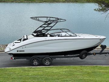 2025 Yamaha Boats 252SD