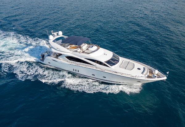 Sunseeker 82 Yacht