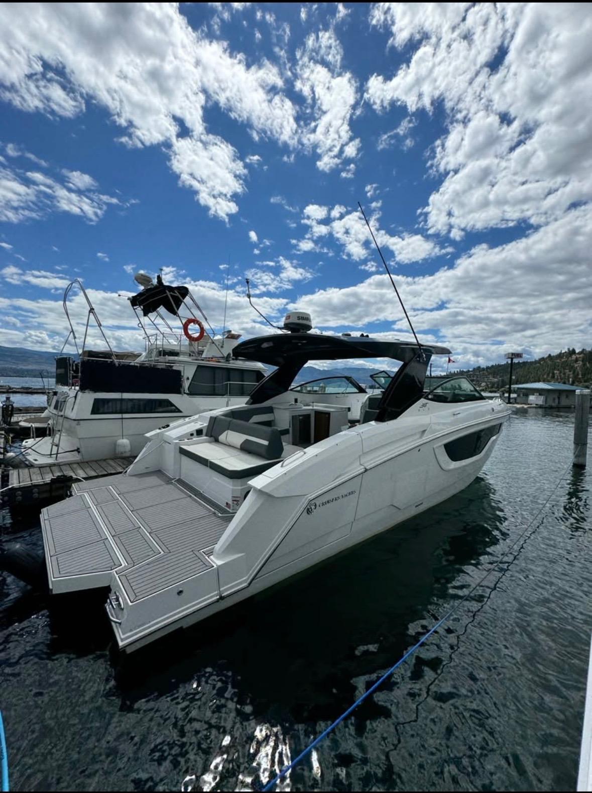 2020 Cruisers Yachts 38 GLS I/O