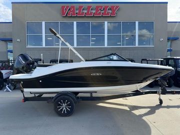 2023 Sea Ray SPX 190 Outboard