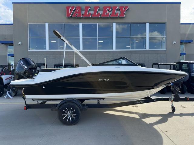 2023 Sea Ray SPX 190 Outboard