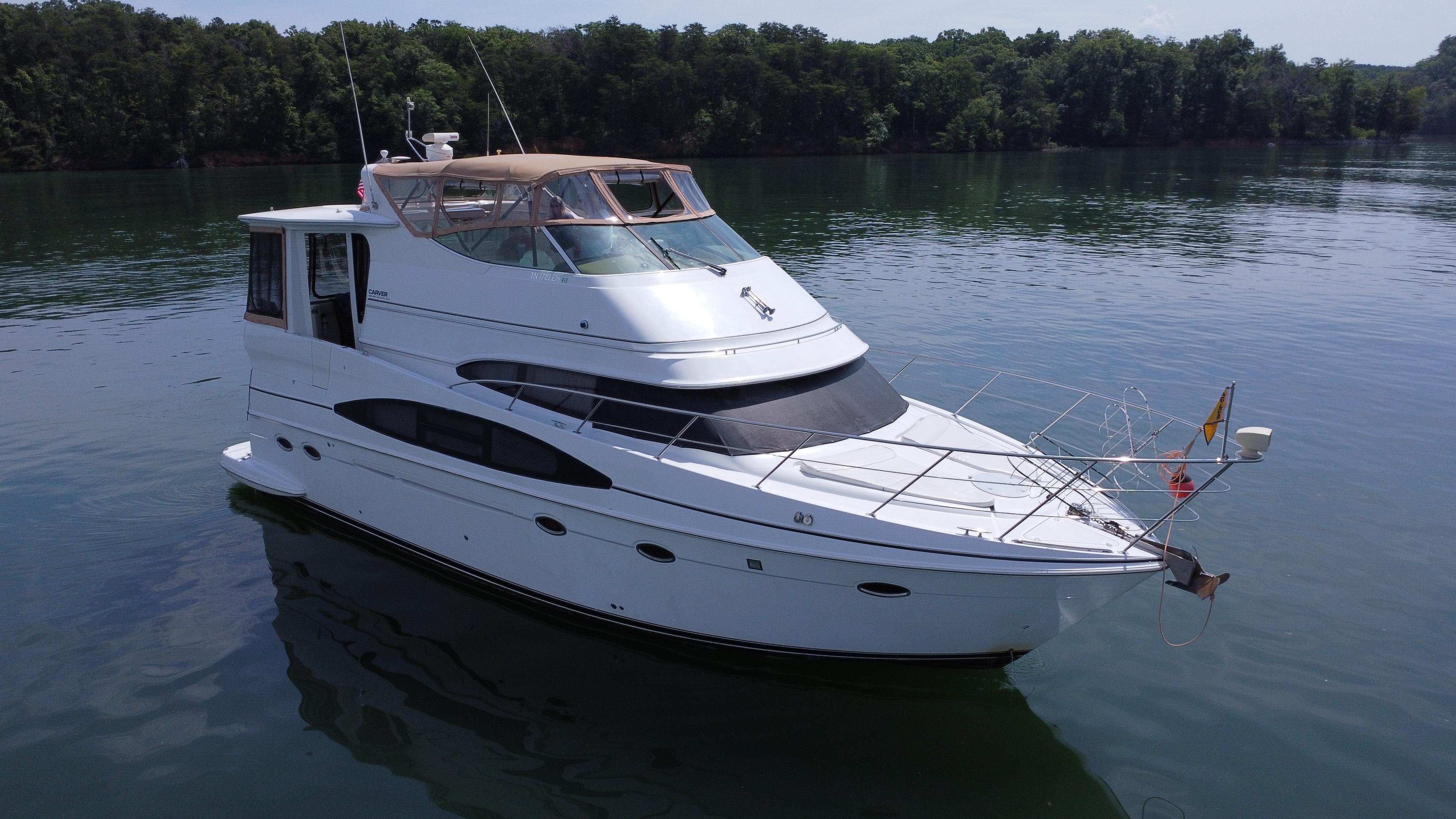 2002 Carver 466 Motor Yacht