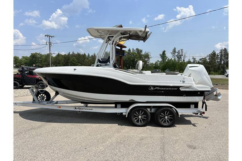 2024 Crownline 220 FinSeeker