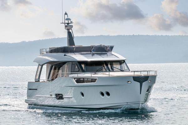 2023 Greenline 48 Flybridge