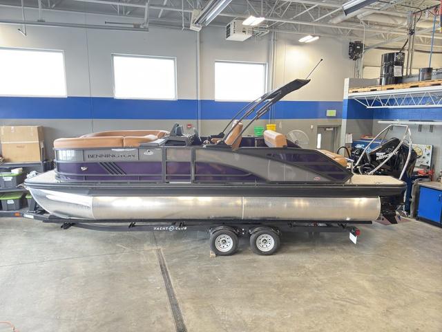 2025 Bennington 22M Swingback