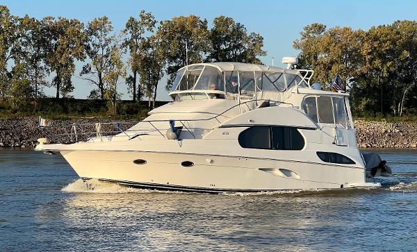 2004 Silverton 43 Motor Yacht