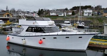 1997 Custom 42 Cape Tour Boat